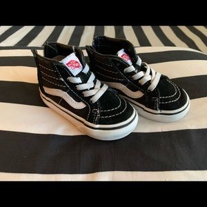 Toddler boys back zipper high top Vans - Size 4.5